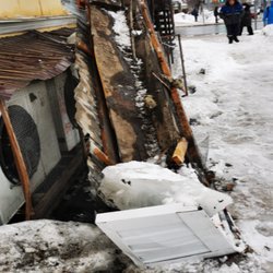 Упавший карниз.